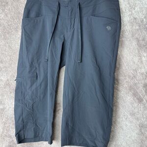 Mountain Hardwear Light Gray Pants capri 8 hiking walking